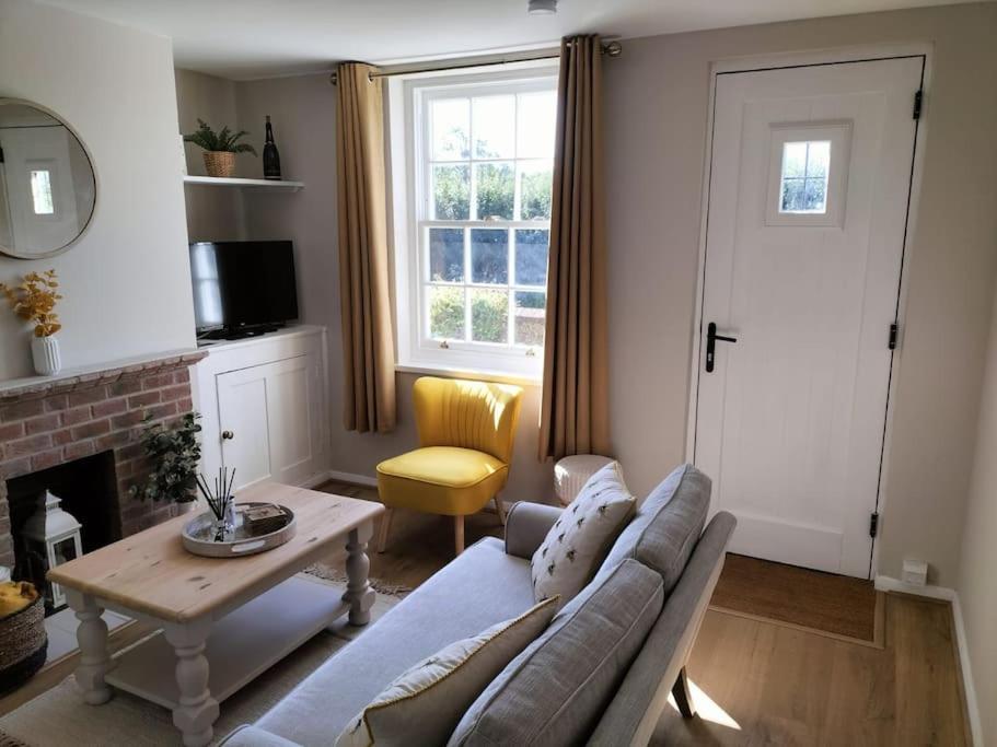 Cosy Cottage With Vineyard View Near Goodwood Chichester Exterior foto